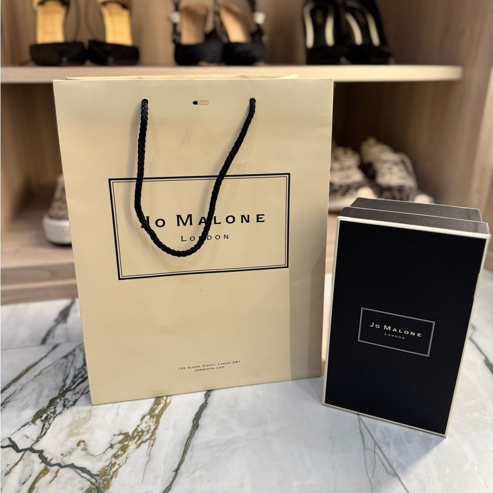 Jo Malone Cream and Black Gift Bag and box. Bag 10x13x6”, box 5x8x3.5”.